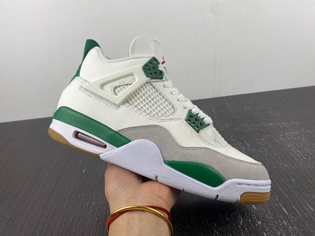 Air Jordan 4 Retro SB Pine Green DR5415-103 - 1