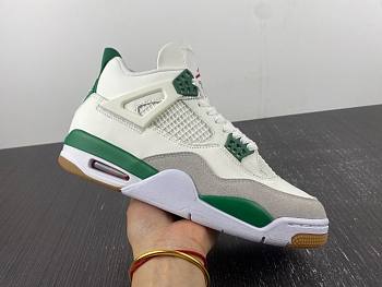 Air Jordan 4 Retro SB Pine Green DR5415-103