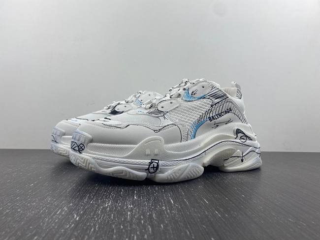 Balenciaga Triple S Low-Top Sneakers 524039W3SRB9014 - 1