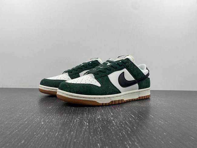 Nike Dunk Low WMNS ‘Green Snake’ FQ8893-397 - 1