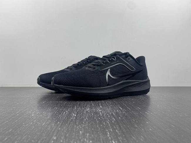 Nike Air Zoom Pegasus 40 Black Anthracite  DV3853-002 - 1