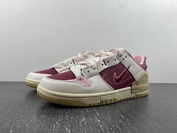 Nike Dunk Low Disrupt 2 Valentine's Day (2023) (Women's) FD4617-667