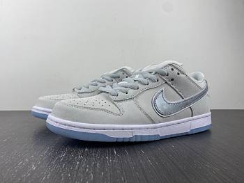 Nike SB Dunk Low White Lobster (Friends and Family) FD8776-100