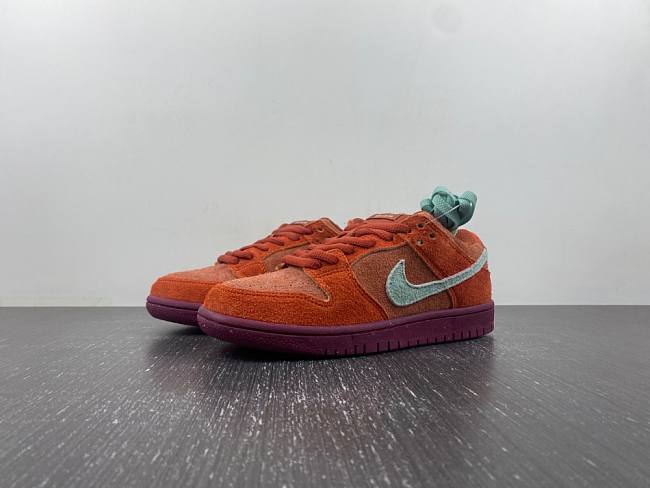 Nike SB Dunk Low Mystic Red Rosewood DV5429-601 - 1