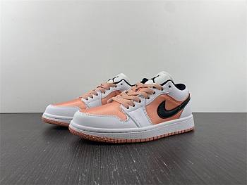 Air Jordan 1 Low White Light Madder Root (GS) DM8960-801