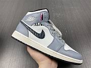 Air Jordan 1 Mid White Grey Black Tiger 554724-172  - 5