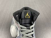 Air Jordan 1 Mid White Grey Black Tiger 554724-172  - 3