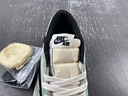 Travis Scott x Air Jordan 1 Low OG Green White Black DM7866-813 - 3