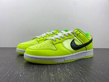 Nike Dunk Low SE Splash Volt FJ4610-702