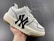 MLB Chunky Liner Low New York Yankees ‘Ivory’ 3ASXCA12N-50IVS - 5