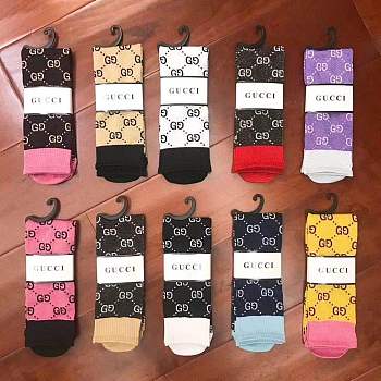 All kinds of first-line brand socks 4-5 pairs in a box