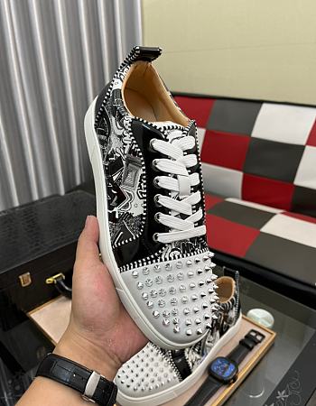 Christian Louboutin Louis Junior Spikes Black graffiti