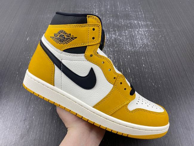 Air Jordan 1 Retro High OG Yellow Ochre DZ5485-701 - 1