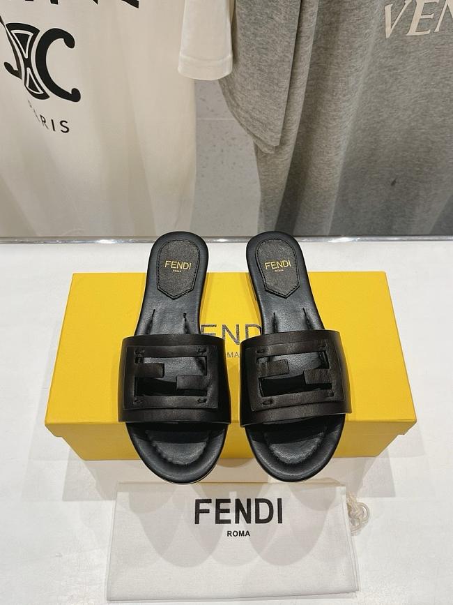 Fendi Black leather slides 8R8136AE7TF0ABB - 1